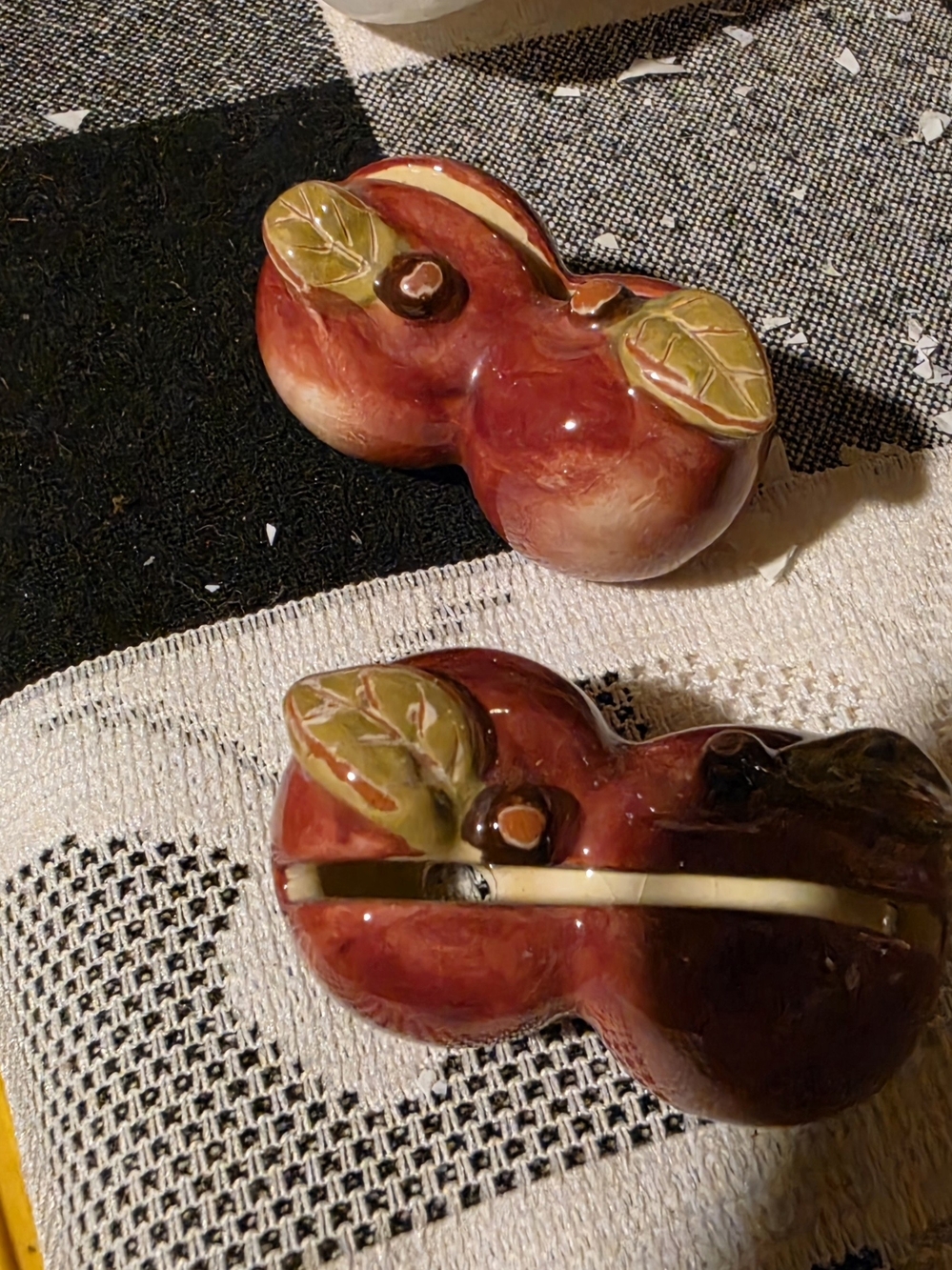 Ceramic Red Apple-Shaped Name Card Holder